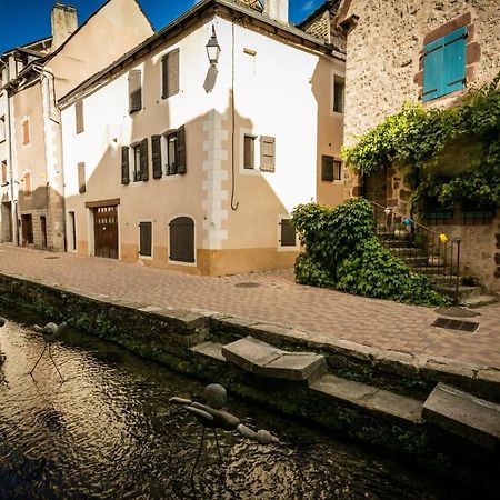 Logis Hotel Restaurant Du Commerce La Canourgue Luaran gambar
