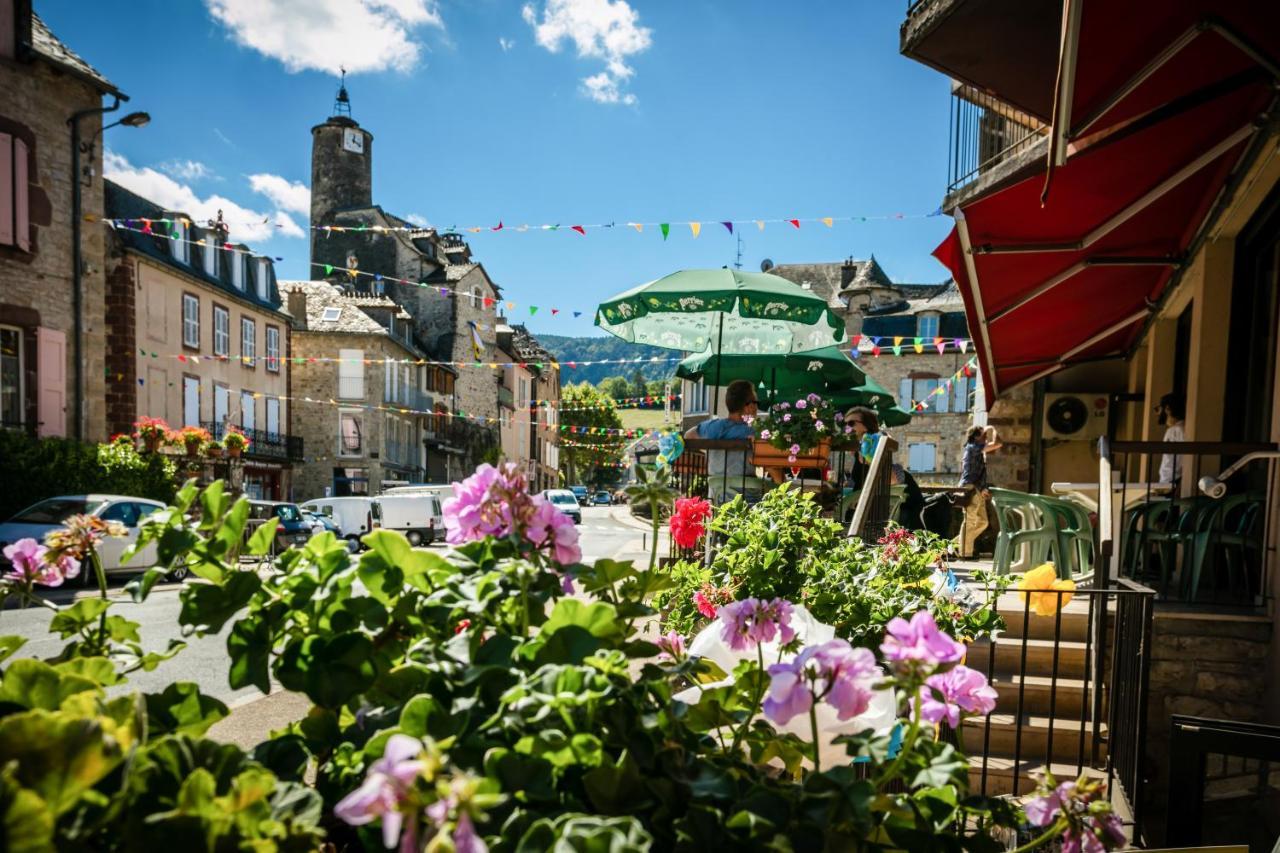 Logis Hotel Restaurant Du Commerce La Canourgue Luaran gambar