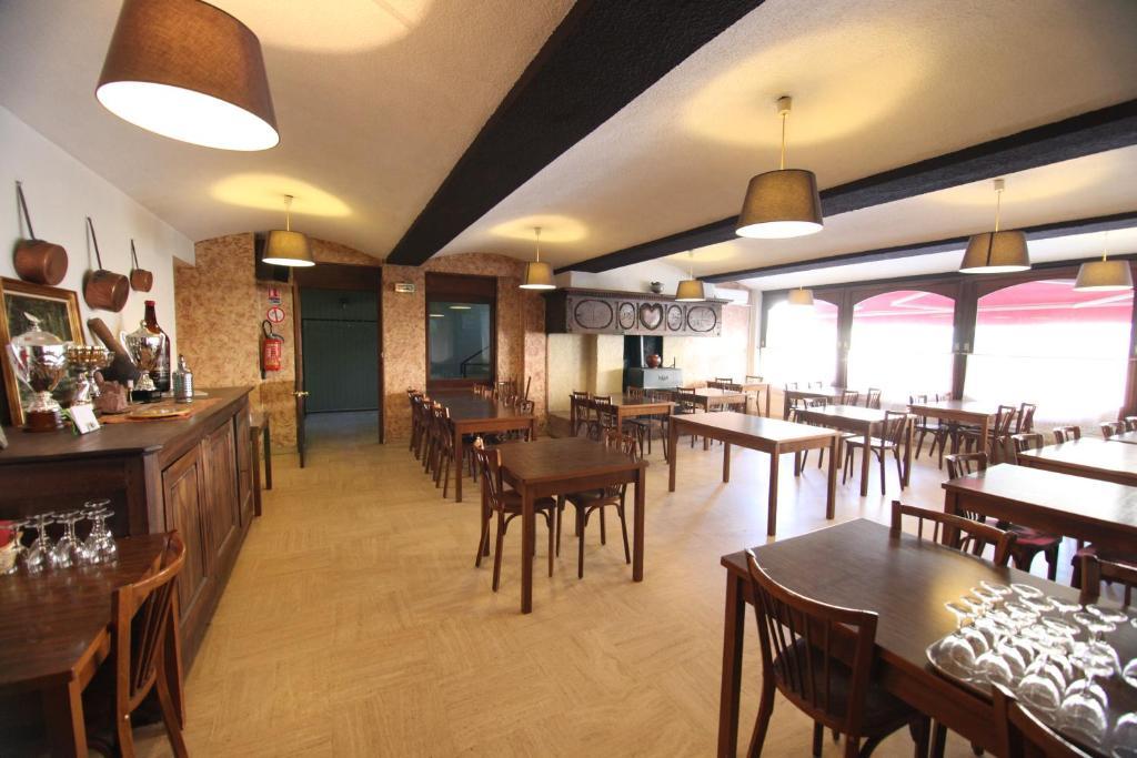 Logis Hotel Restaurant Du Commerce La Canourgue Luaran gambar
