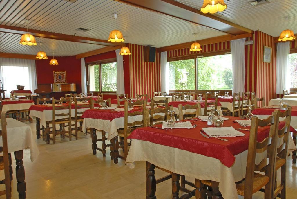 Logis Hotel Restaurant Du Commerce La Canourgue Luaran gambar
